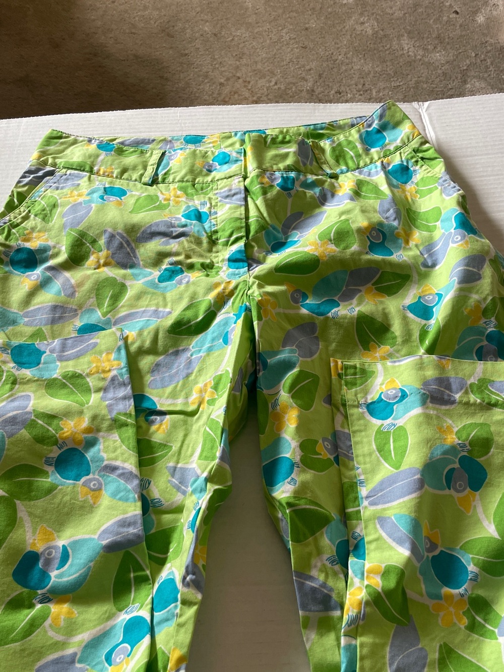 Lilly Pulitzer Green Bird Print Cropped Pants
